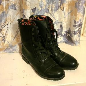 Hot topic combat boots